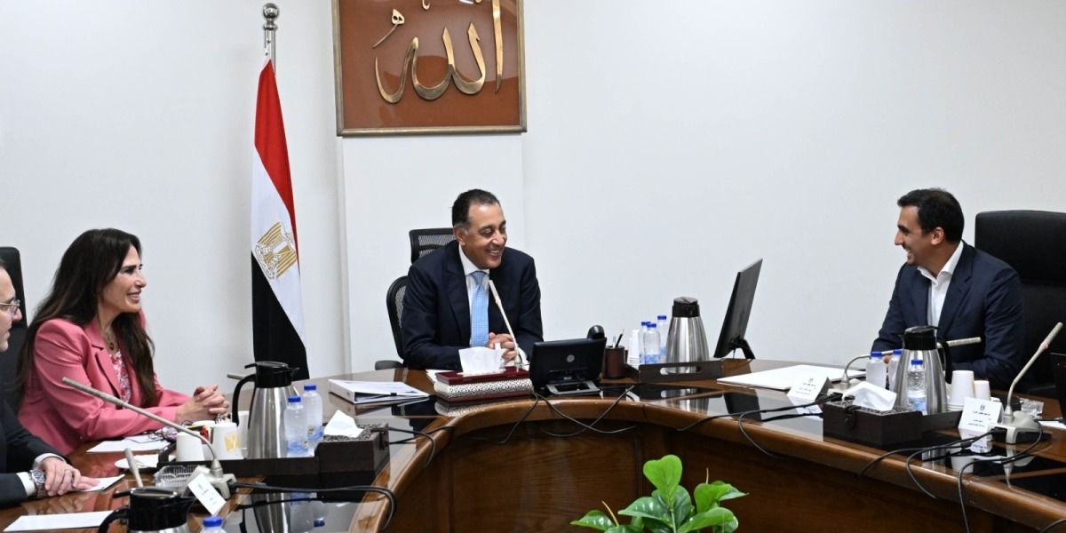رئيس مجلس الوزراء المصري يستقبل الرئيس التنفيذي لشركة الديار القطرية لبحث مستجدات مشروع «علم الروم»