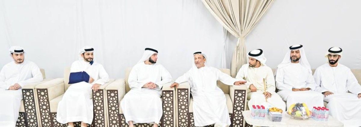 شيوخ ومسؤولون يعزّون في وفاة حمدة بنت عبدالله العتيبة
