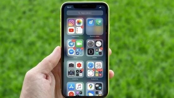 إخفاء تطبيقات آيفون بخطوات بسيطة لحماية خصوصيتك