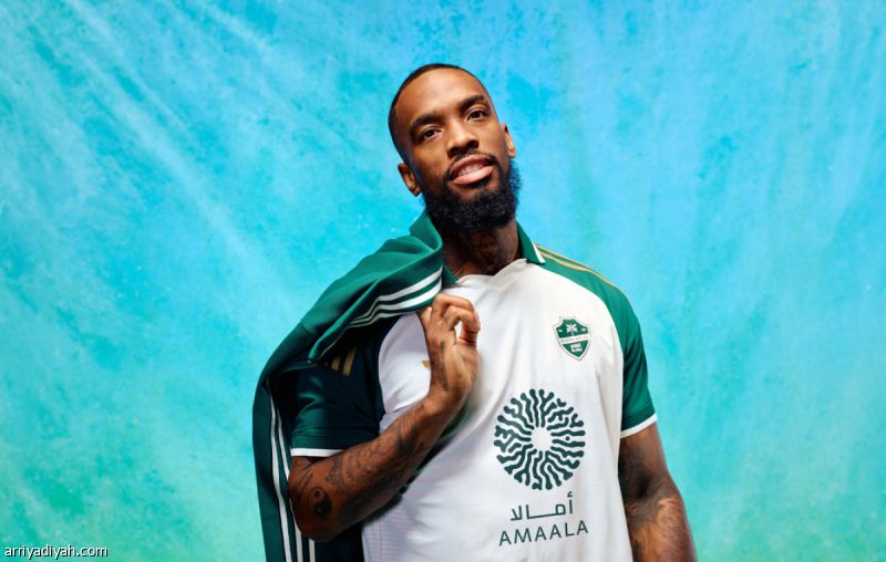 الأهلي يفتتح المتجر التجريبي