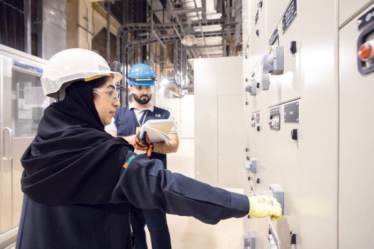 رحلة تمكين الشباب في «براكة» تبدأ من مقاعد الدراسة