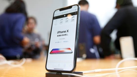 آيفون X وماك بوك برو 2018 خارج دعم أبل