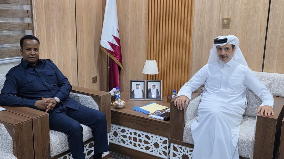 وزير الشؤون الخارجية الصومالي يجتمع مع سفير دولة قطر
