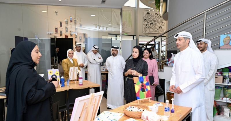 الجلاهمة يطلع على التجربة البحرينية في تمكين الشباب