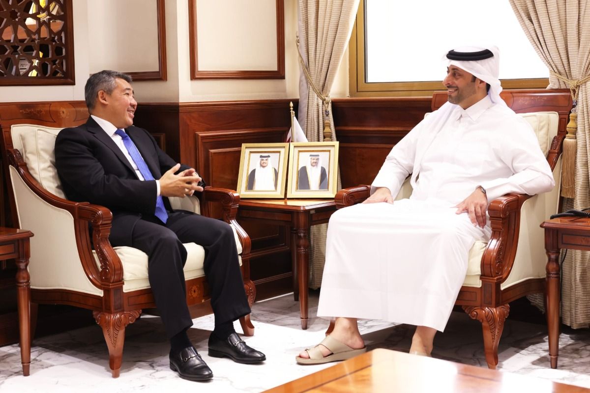 وزير البلدية يلتقي سفير جمهورية كازاخستان