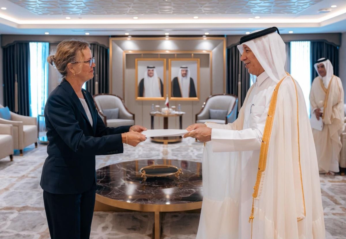 وزير الدولة للشؤون الخارجية يتسلم نسخة من أوراق اعتماد سفيرة السويد