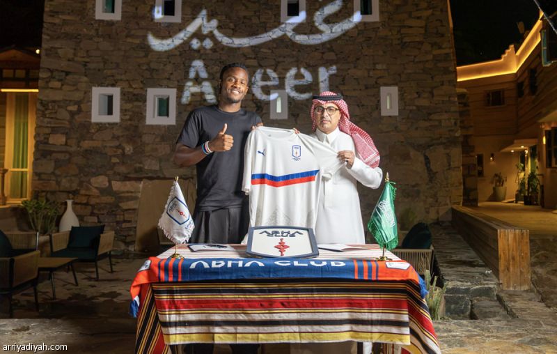 أبها يتعاقد مع باتشواي