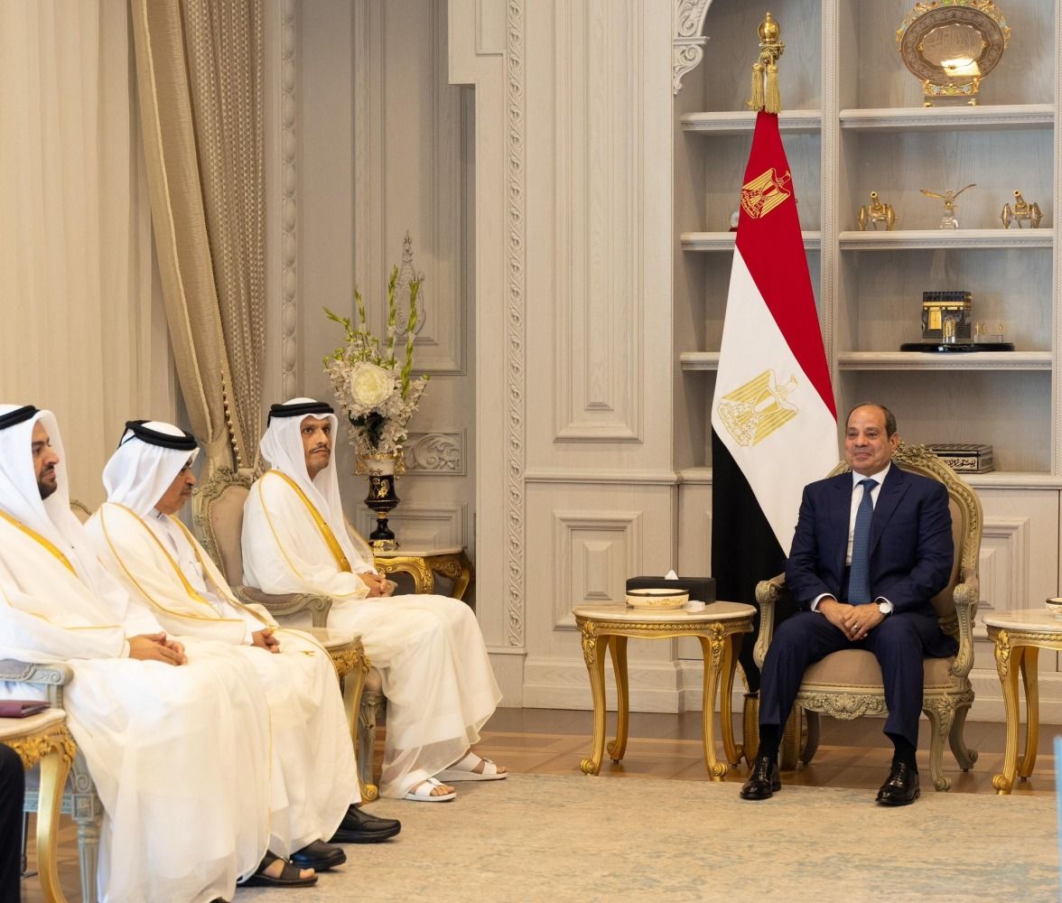 الرئيس المصري يستقبل رئيس مجلس الوزراء وزير الخارجية