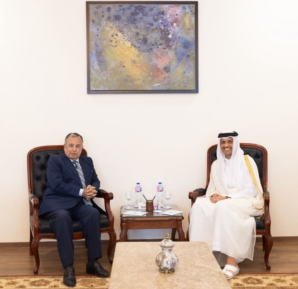 رئيس مجلس الوزراء وزير الخارجية يجتمع مع الأمين العام للجامعة العربية
