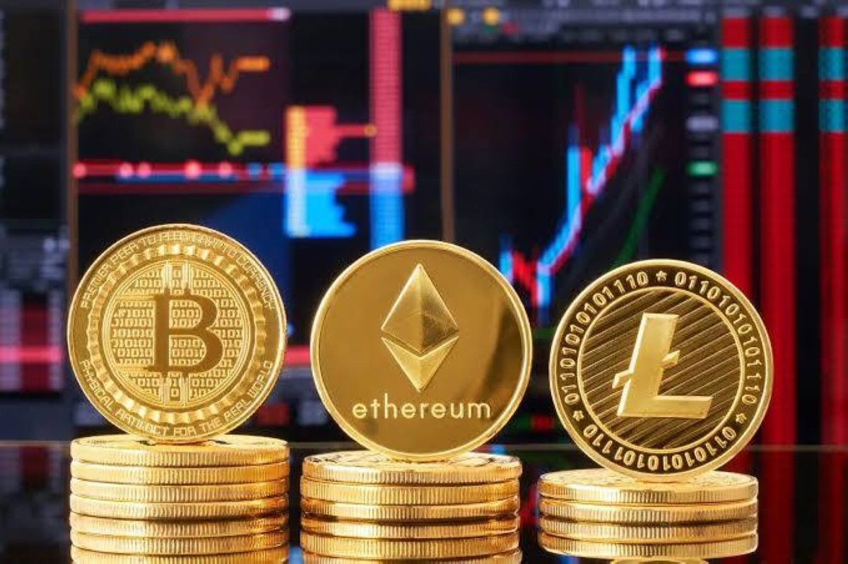 العملات المشفرة.. بتكوين دون 77 ألفاً ودوجكوين تقود الخسائر