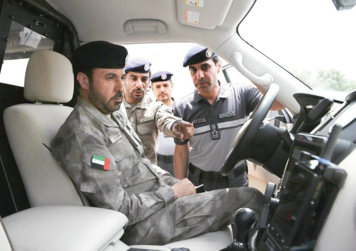 قائد عام شرطة أبوظبي يشيد بجهود منتسبي الدوريات الأمنية