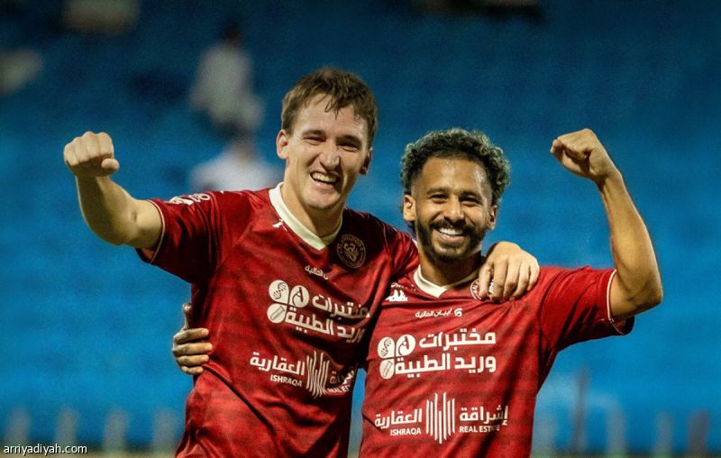الخلود يلحق بالتعاون الخسارة الأولى