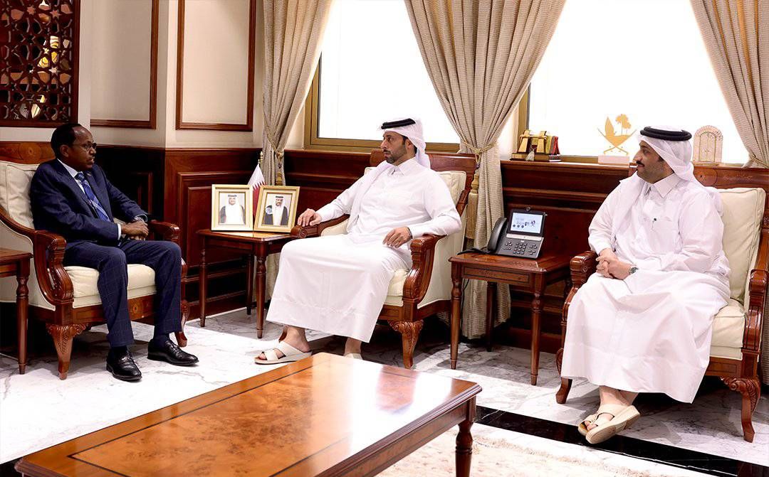 وزير البلدية يلتقي السفير الإثيوبي لدى الدولة