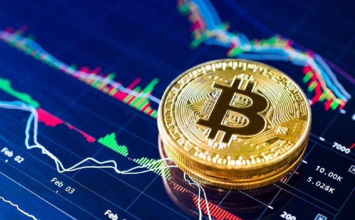 بتكوين تتجاوز 80 ألف دولار مع ضعف الدولار ومخاوف بشأن قيمته