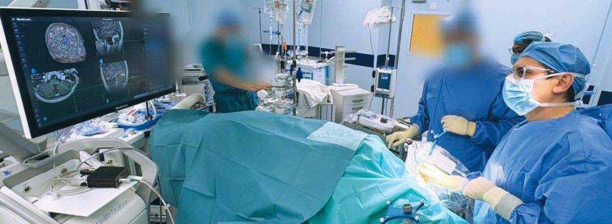 تقنية طبية متطورة في دبي تعيد الحركة ليافع روسي