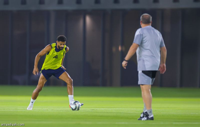 النصراويون يحتفلون.. وبوستيكوجلو يطالب بهدية أخرى