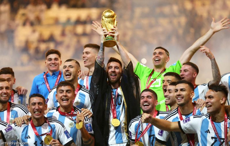بعد 21 عاما.. ميسي يودع «ألبيسيليستي» بألم