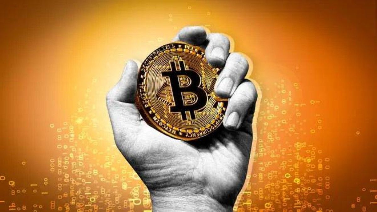بعد 12 عاماً.. يستعيد 4.48 ملايين دولار من البيتكوين