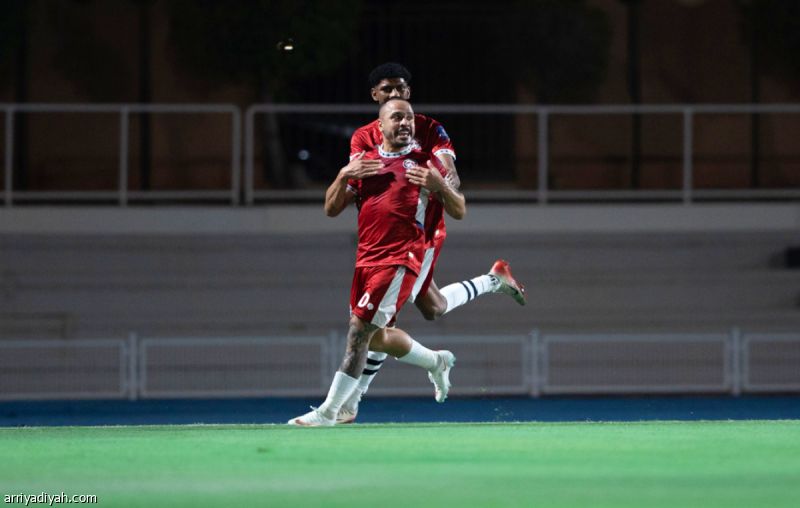 ميراندا يقود العدالة إلى الانتصار الأول