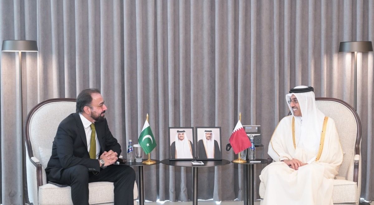 وزير العمل يجتمع مع وزير شؤون الباكستانيين المغتربين وتنمية الموارد البشرية في جمهورية باكستان
