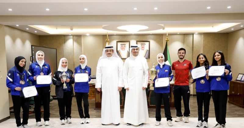 الجلاهمة يكرم عدداً من الشباب الكويتي الذين حققوا إنجازات بمختلف المجالات الرياضية والعلمية