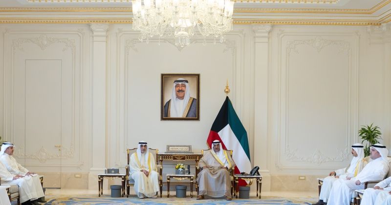 سمو ولي العهد يستقبل رئيس مجلس الوزراء بالإنابة ووزير الداخلية والمدير العام لإدارة مكافحة المخدرات