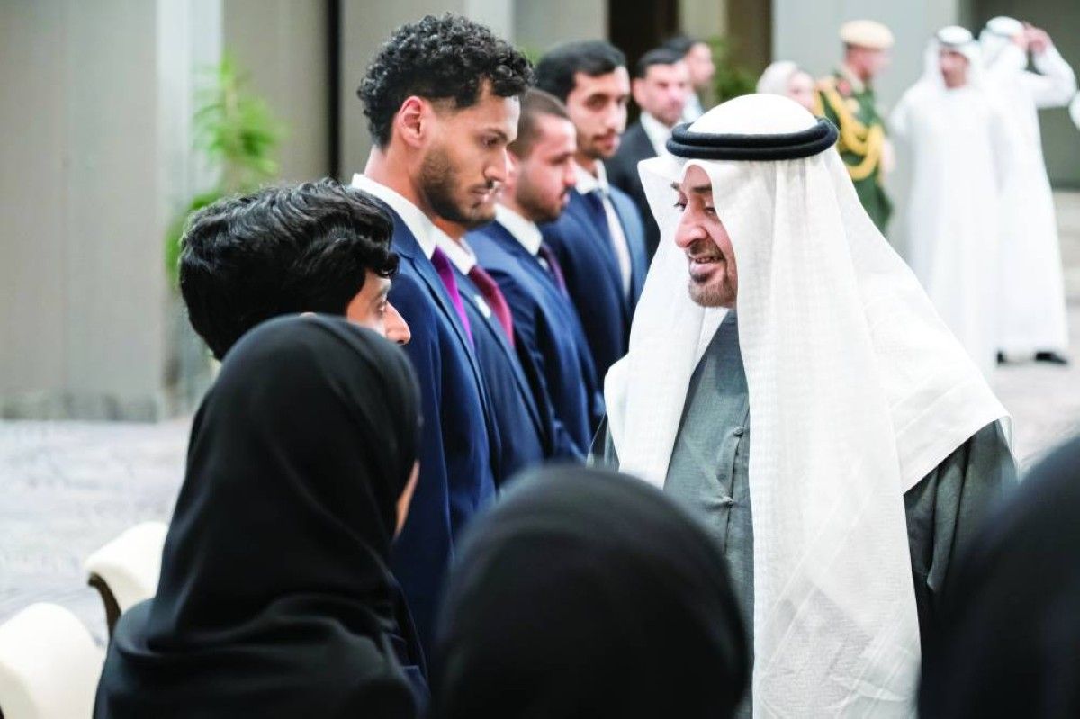 رئيس الدولة: توفير الإمكانات لتحقيق تطلعات طلبة الإمارات في الخارج