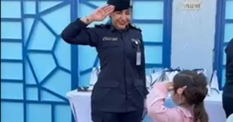 «المرور» يدعو أولياء الأمور للالتزام بالأماكن المحددة وتجنب الوقوف العشوائي عند المدارس