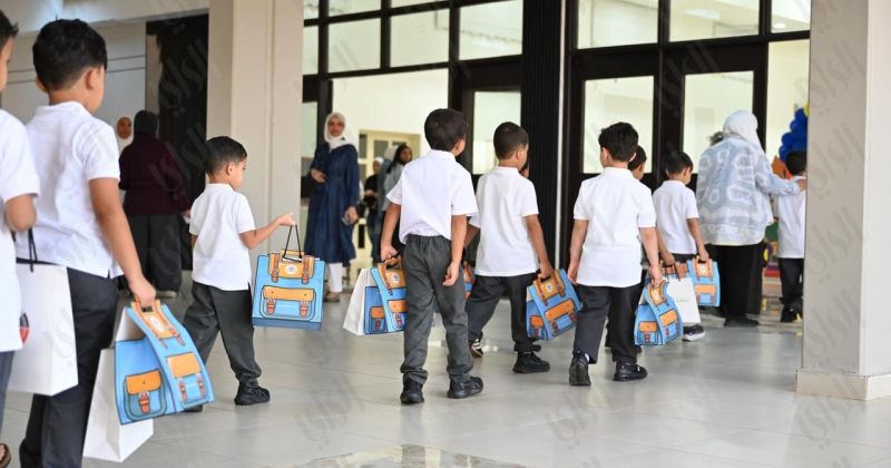 تلاميذ الصف الأول دشّنوا العام الدراسي الجديد