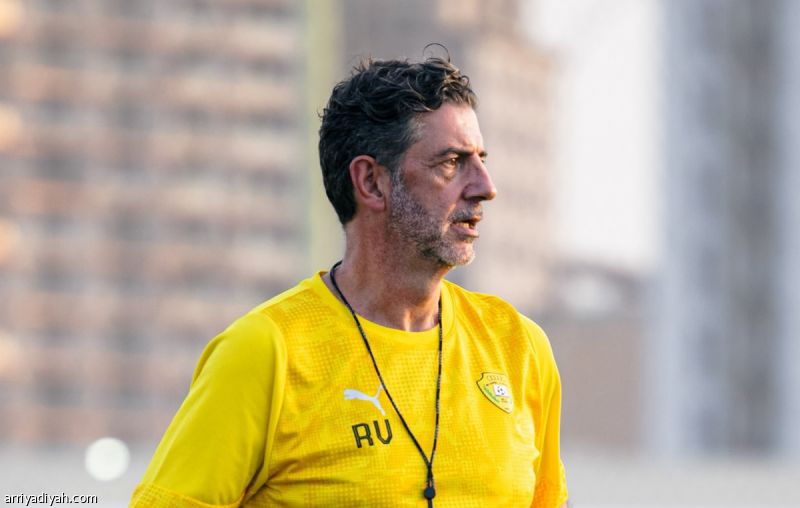 القادسية يعيد فيتوريا بعد رباعية النصر