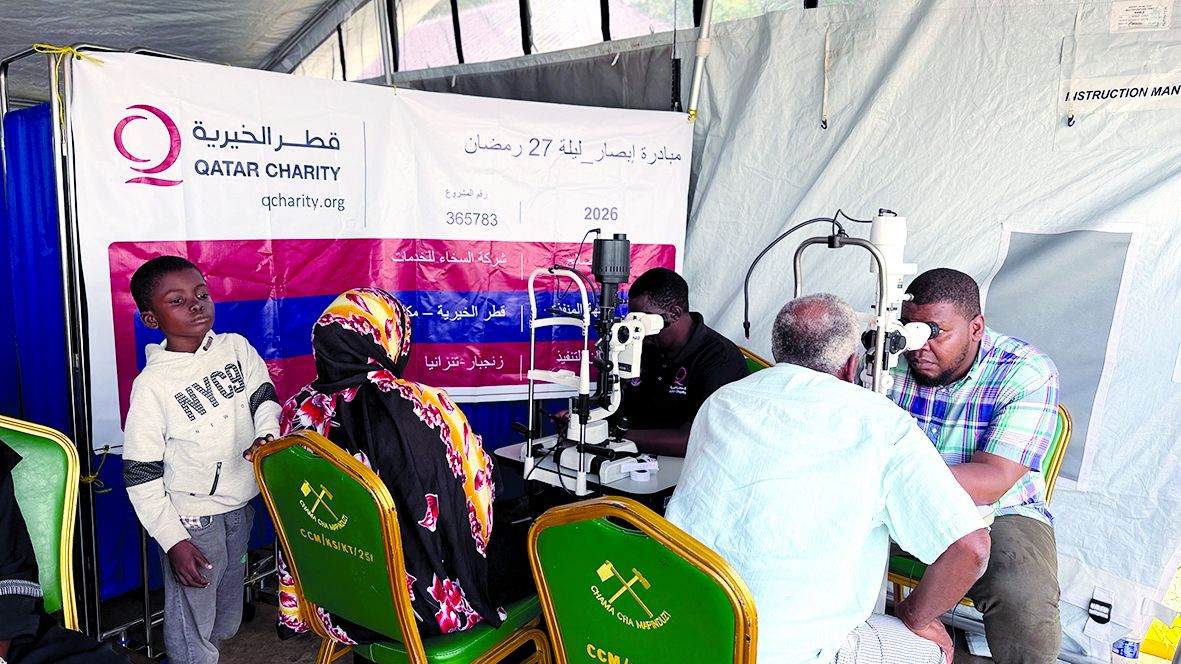 قطر الخيرية تختتم حملة لعلاج العيون بتنزانيا