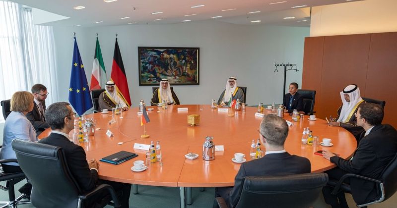 وزير الخارجية يبحث مع مستشار الشؤون السياسة الخارجية والأمنية الألماني التطورات الإقليمية وجهود خفض التصعيد في المنطقة