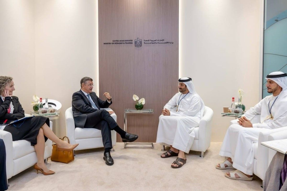 الإمارات تبحث تعزيز الشراكة في المجالات السياحية مع البحرين وأوزبكستان والاتحاد الأوروبي