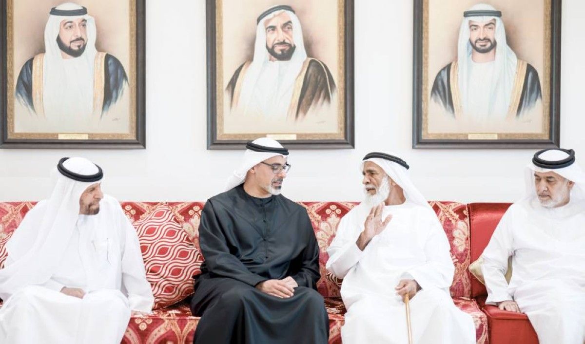 خالد بن محمد وهزاع بن زايد يعزيان في شهيدي الوطن