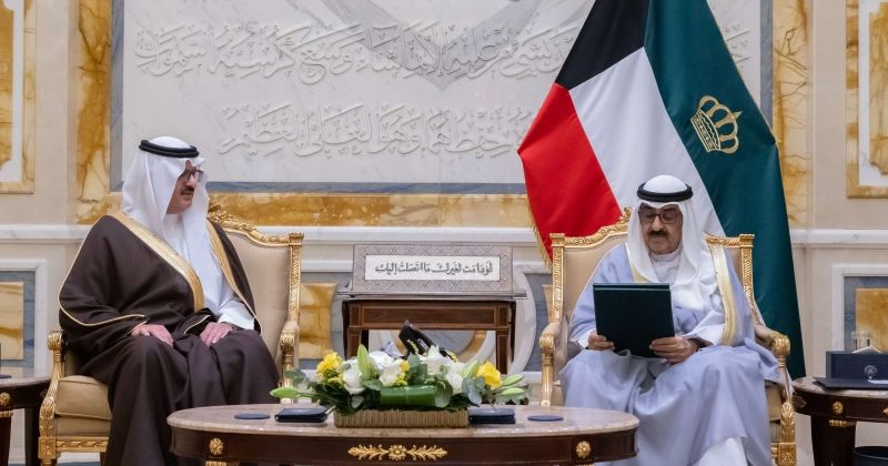 سمو الأمير يتسلم دعوة من خادم الحرمين الشريفين للمشاركة في القمة الخليجية الأوروبية