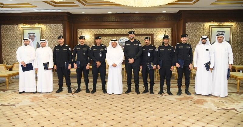 محافظ الفروانية يكرّم عدداً من موظفي مراكز الخدمة