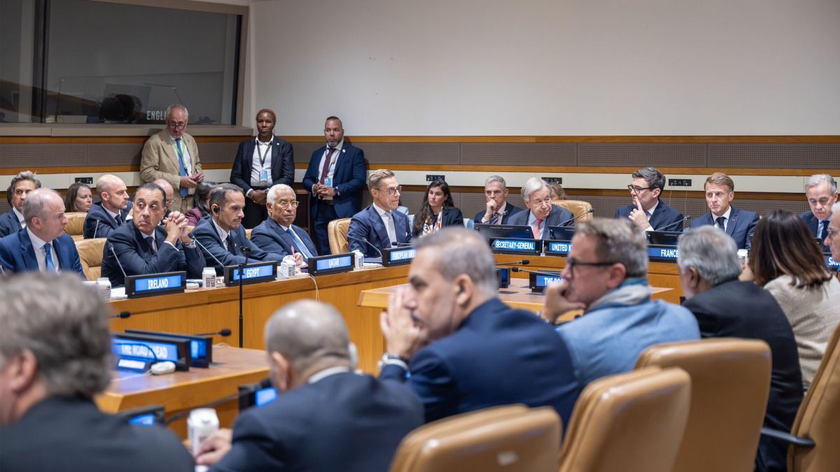 رئيس مجلس الوزراء وزير الخارجية يشارك في اجتماع على مستوى رؤساء الدول والحكومات بشأن حل الدولتين