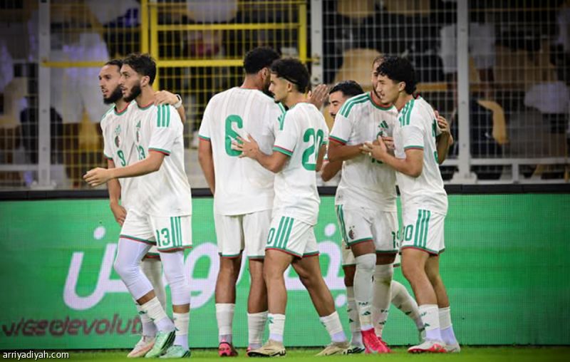 «محاربو الصحراء» يعاقبون زامبيا بثلاثية