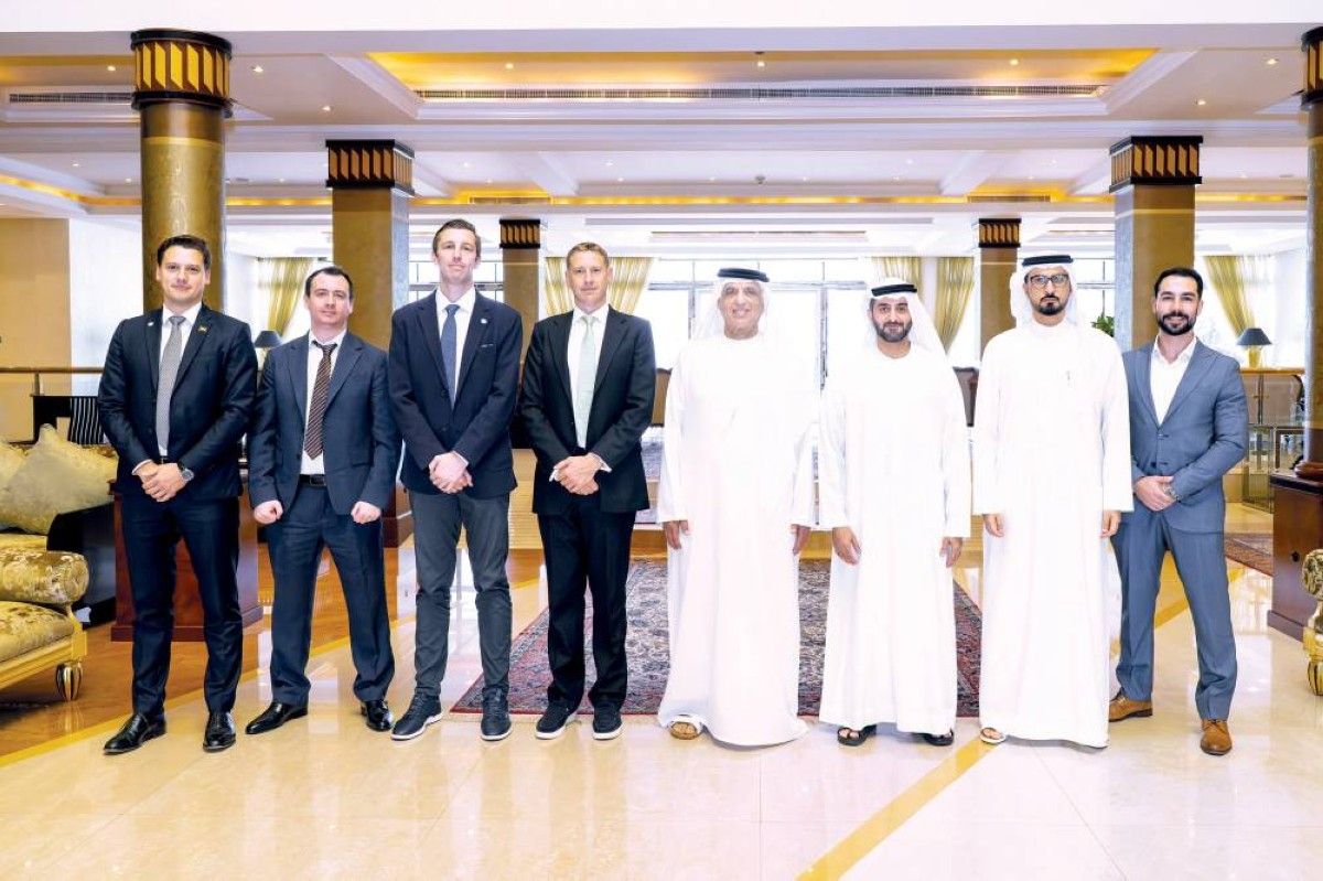 سعود بن صقر يطّلع على مستجدات منظومة التنقل الجوي في رأس الخيمة