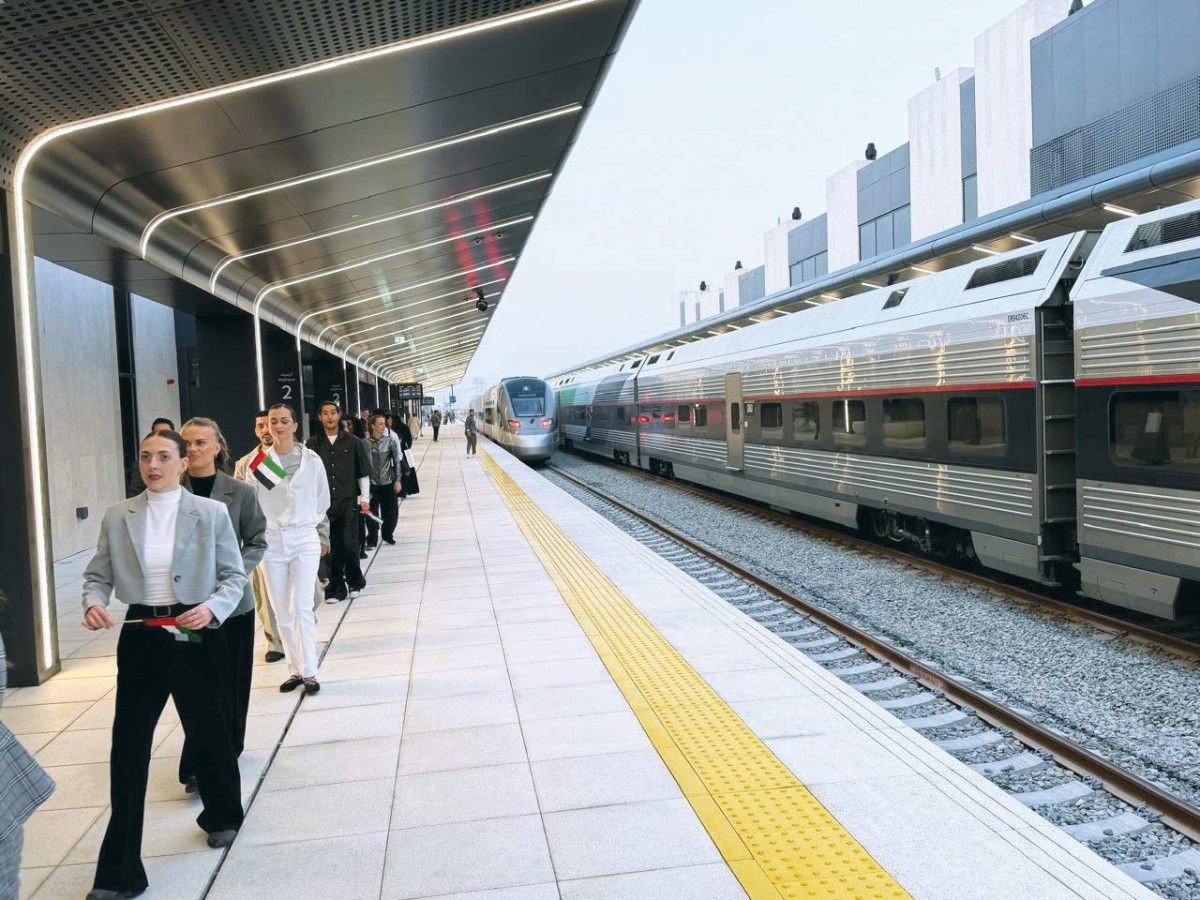 فرحة الركاب ترافق تدشين رحلات «قطارات الاتحاد» من دبي إلى أبوظبي