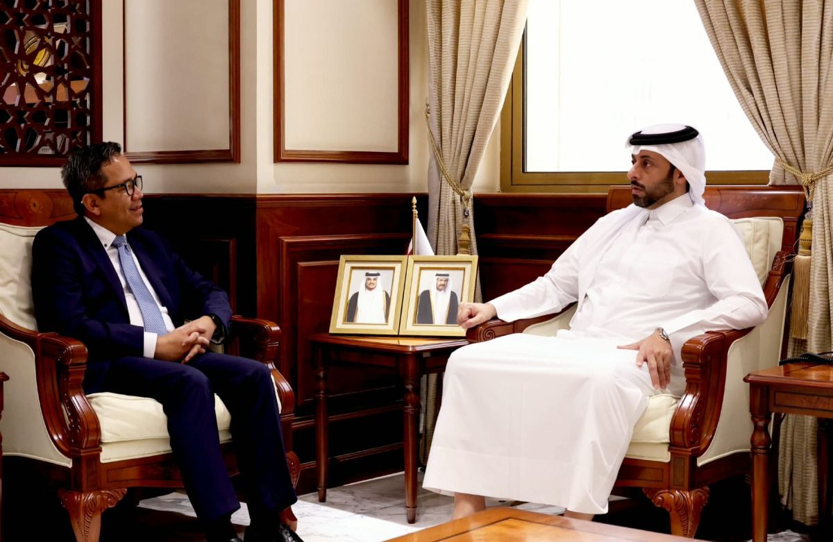وزير البلدية يجتمع مع سفير جمهورية إندونيسيا