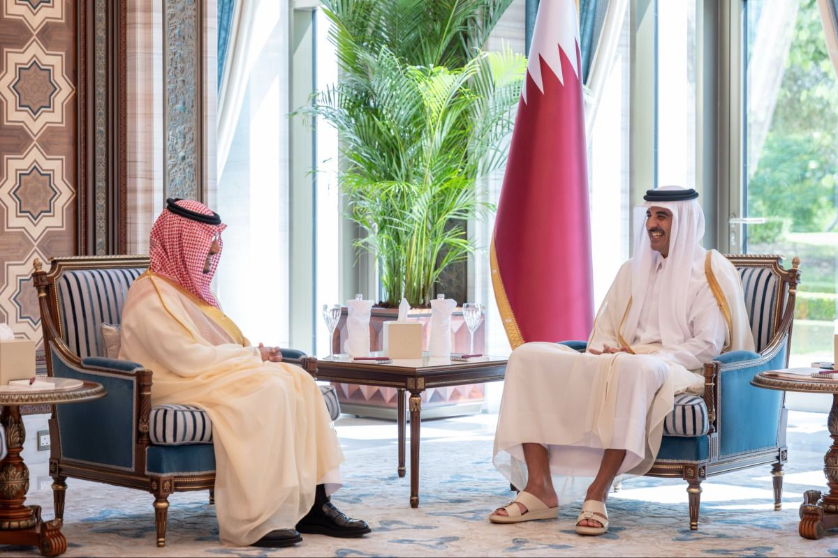 سمو الأمير يتسلم دعوة من خادم الحرمين الشريفين للمشاركة في القمة الخليجية الأوروبية