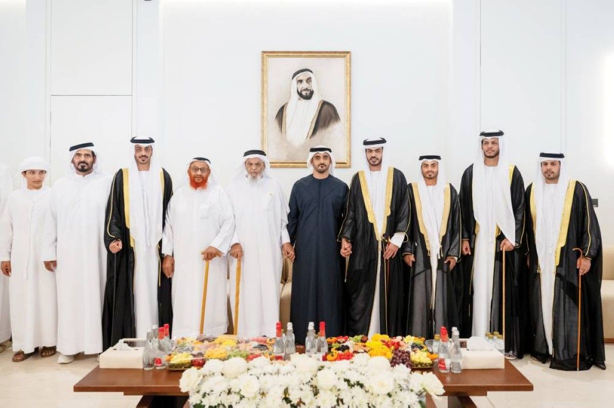 زايد بن محمد بن زايد يحضر زفاف أنجال صالح المنهالي