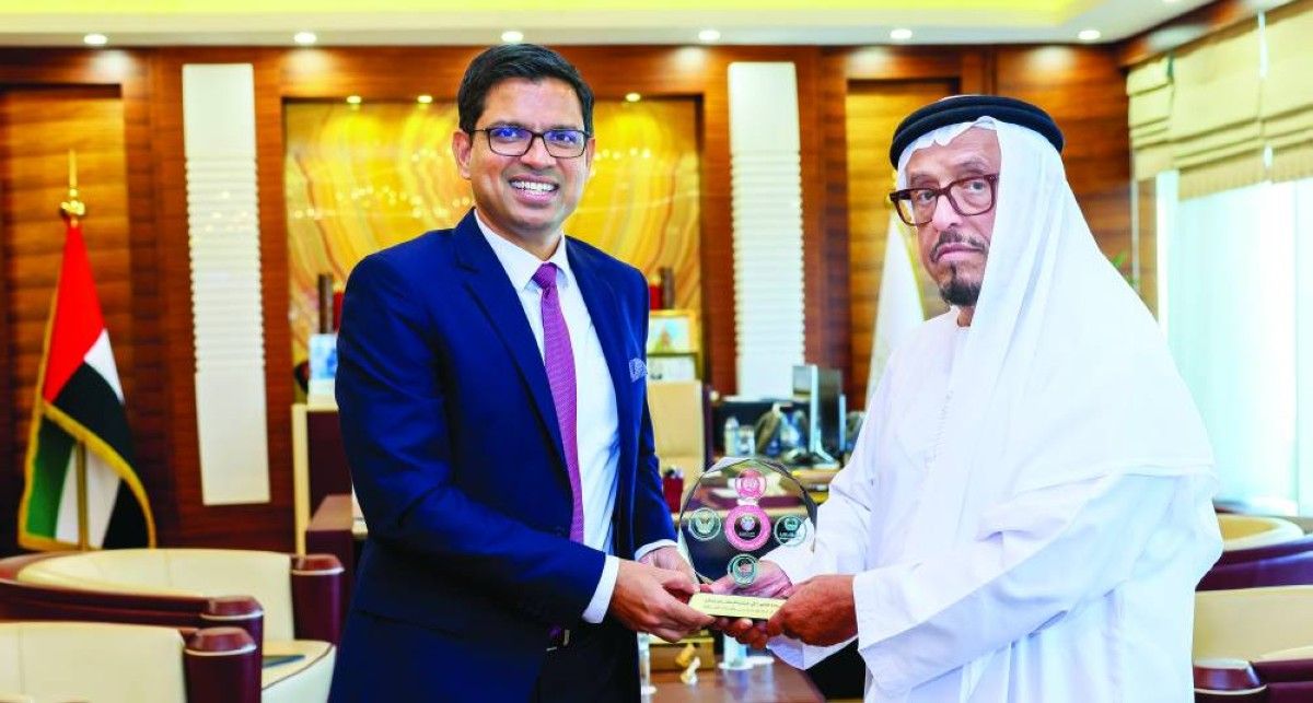 ضاحي خلفان يستقبل القنصل العام الهندي