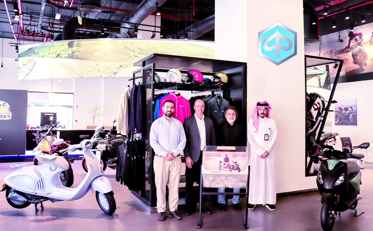 الفردان للدراجات النارية تختتم حملتها الترويجية بإجراء السحب وتسليم سكوتر Piaggio 1 Active للفائز