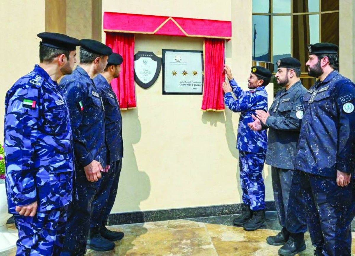 وكيل وزارة الداخلية يدشن اللوحات الفضية في مراكز الشرطة الحاصلة على التصنيف الفضي