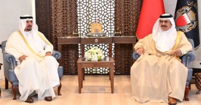 وزير داخلية البحرين مستقبلاً السفير الناجم