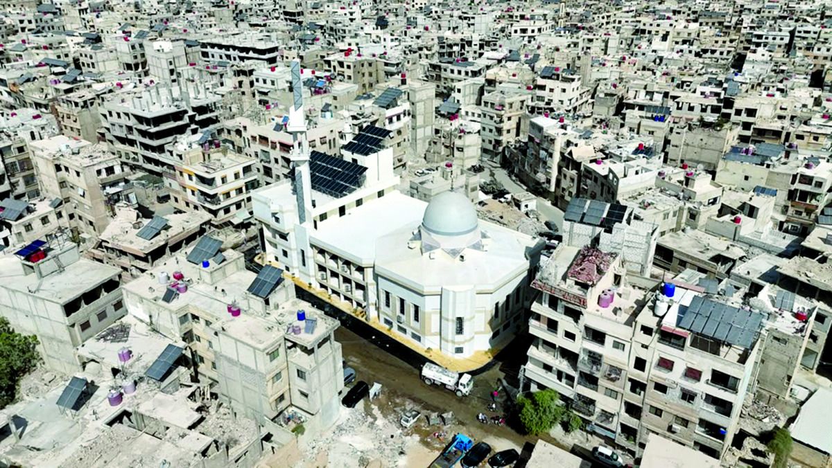 خضع لترميم كامل لتضرره في الحرب .. قطر الخيرية تفتتح مسجداً بسوريا بعد إعادة تأهيله