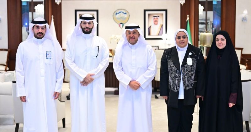 المحافظ مستقبلاً وفد هيئة الغذاء والتغذية