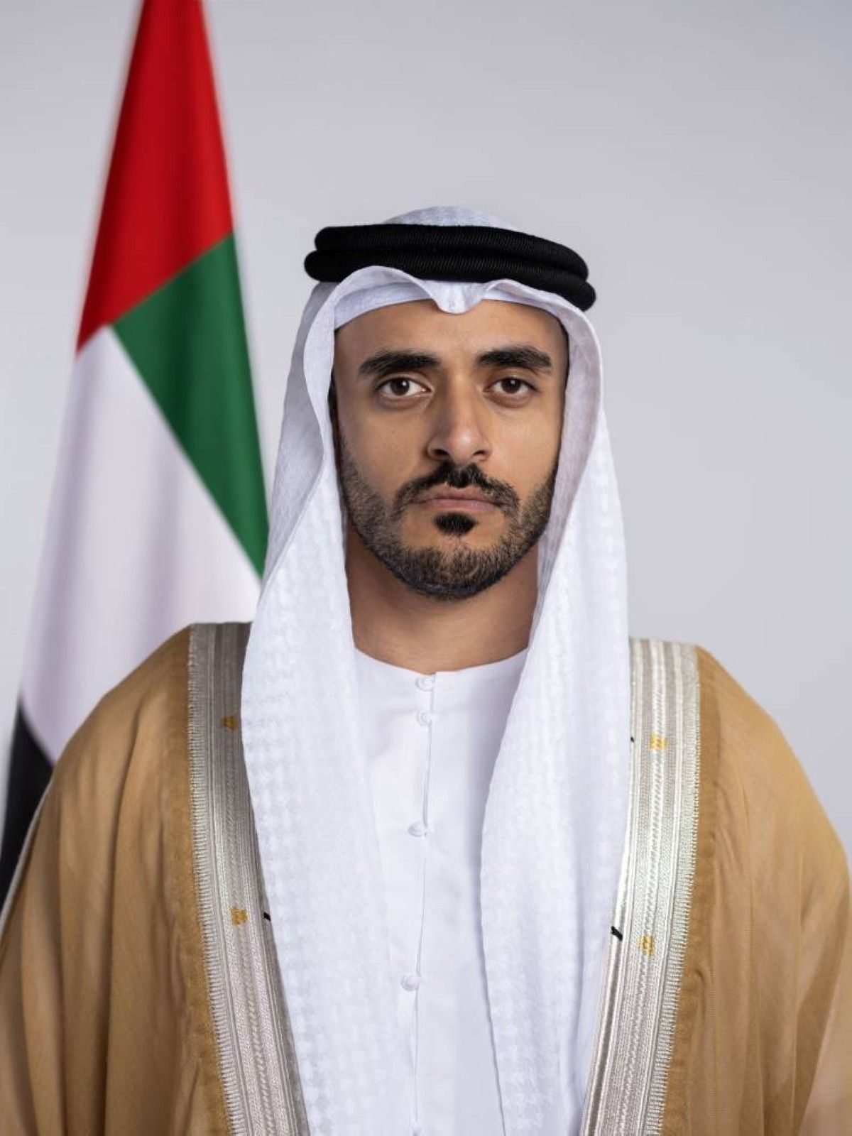 منصور بن زايد يصدر قرارين بإنشاء "الهيئة الافتراضية بإدارة المجتمع" وتعيين زايد بن محمد بن زايد رئيساً لها